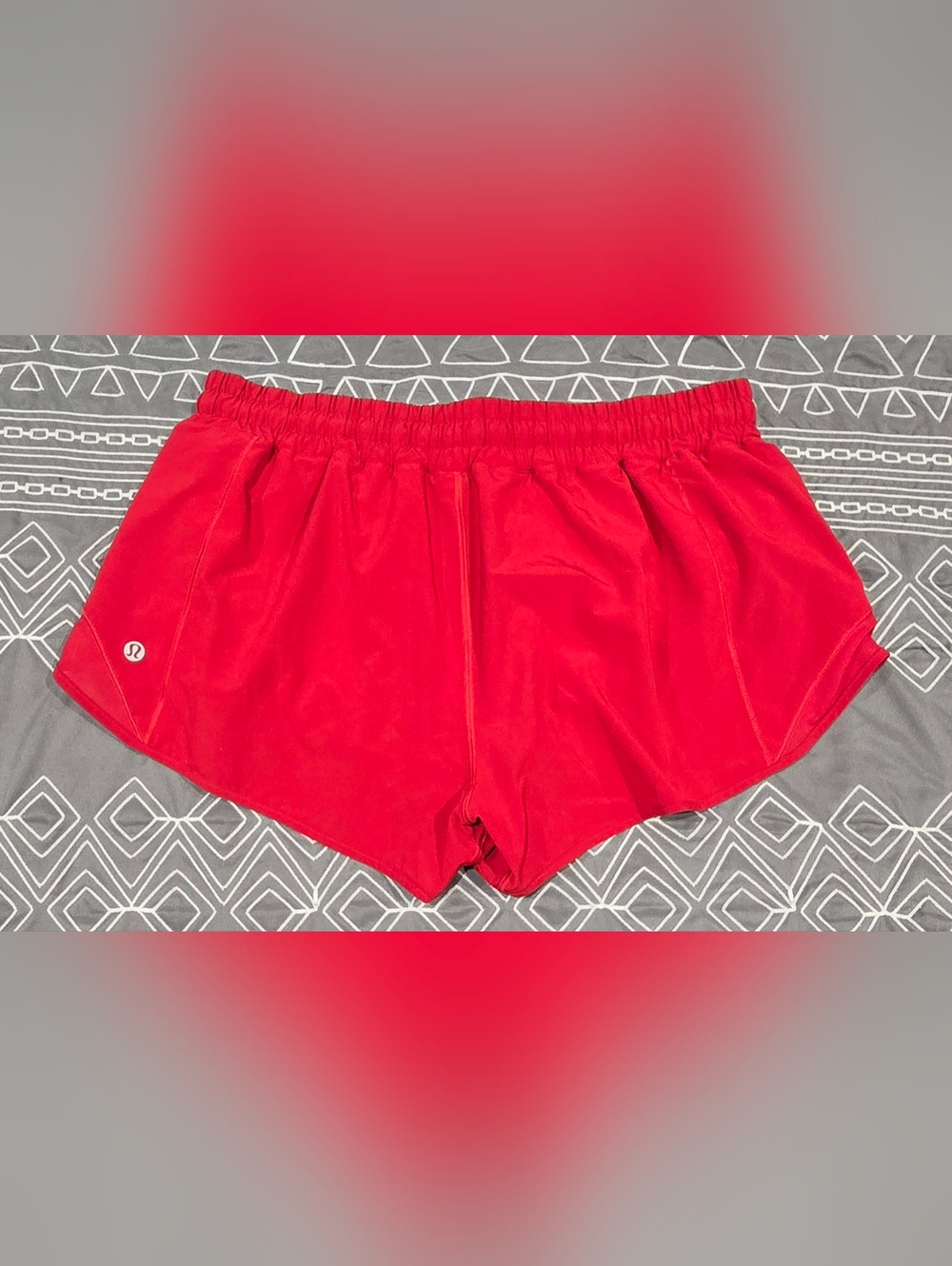 Lululemon Hotty Hot Low Rise Lined Shorts Size 12 - Picture 4 of 6